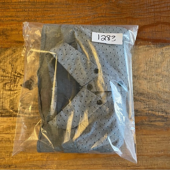 Marc Ecko Cut & Sew gray dots Button Down Shirt size Medium 100% Cotton - Picture 11 of 11